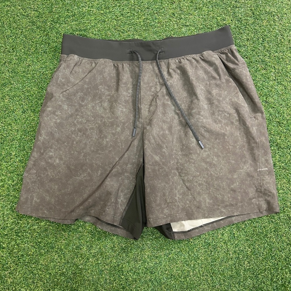 Lululemon Pace Breaker Lined Shorts Mens Medium Green Acid Wash 7 Inch Inseam